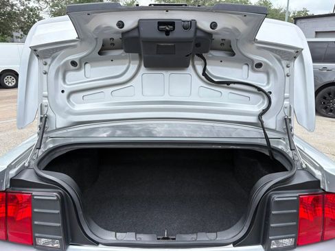 Used 2005 Ford Mustang GT RWD image 22