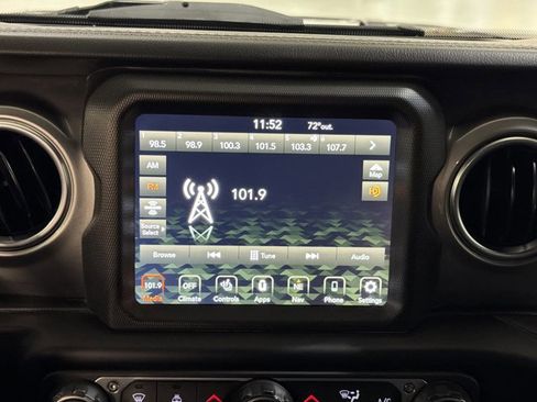 Used 2021 Jeep Wrangler Unlimited Sahara w/ Uconnect 4C Nav & Sound Group AWD/4WD image 31