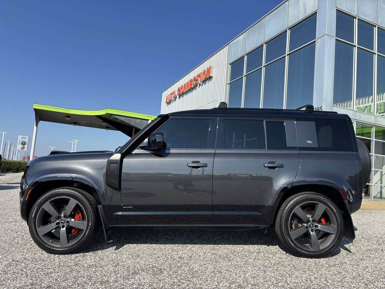 Used 2022 Land Rover Defender 110 X AWD/4WD image 2