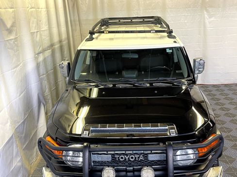 Used 2007 Toyota FJ Cruiser 4WD w/ Upgrade Pkg 2 image 2
