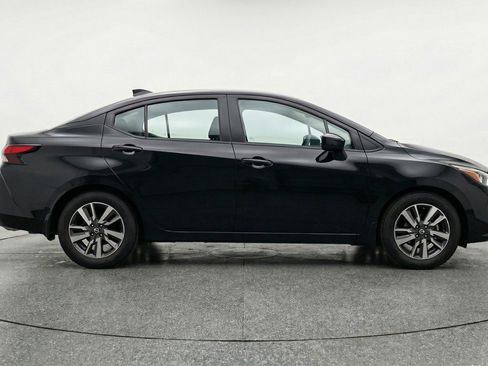 Used 2025 Nissan Versa SV image 11