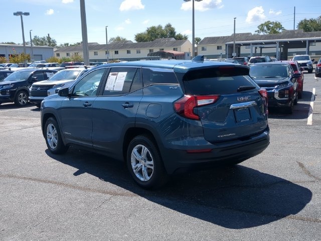 Used 2024 GMC Terrain SLE AWD/4WD image 8