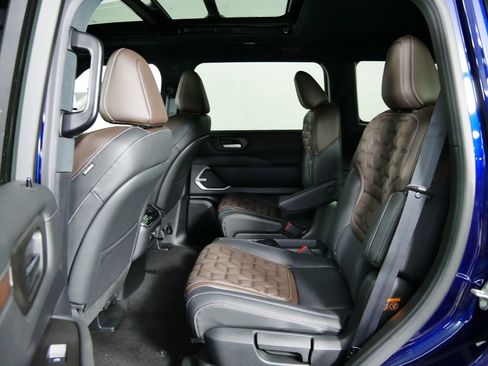 New 2025 Nissan Armada Platinum image 12