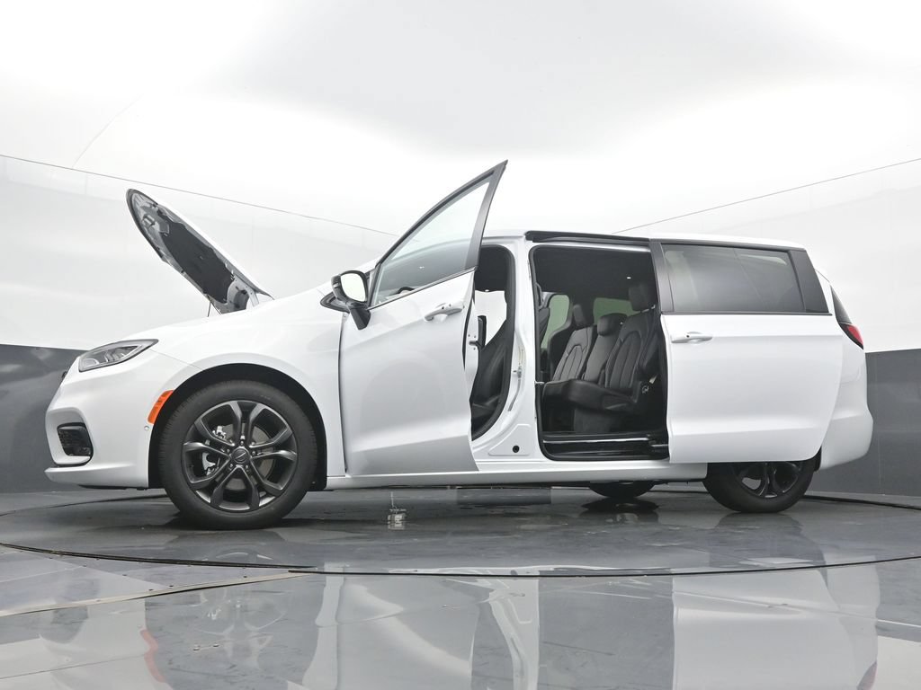 New 2026 Chrysler Pacifica Select FWD image 59