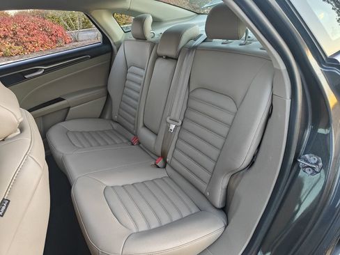 Used 2019 Ford Fusion SEL image 13