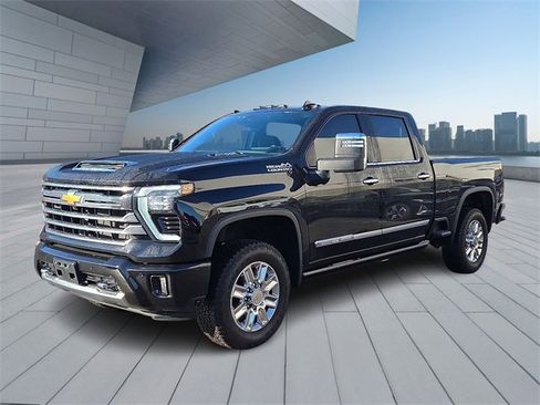 Used 2024 Chevrolet Silverado 2500 High Country w/ High Country Premium Package image 3