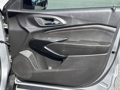 Used 2025 Chevrolet Trax RS w/ Driver Confidence Package image 17