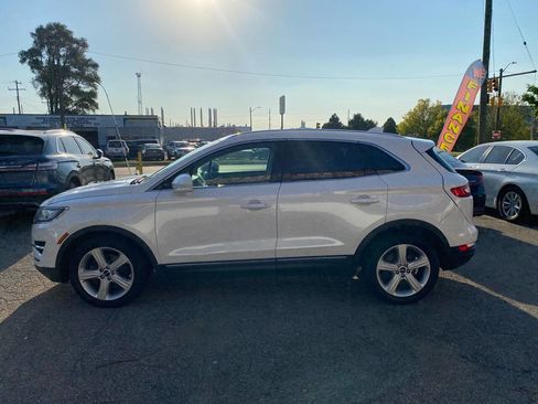 Used 2018 Lincoln MKC Premiere image 9