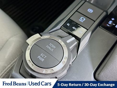 Used 2025 Toyota Tacoma SR5 w/ SR5 Upgrade Package AWD/4WD image 39