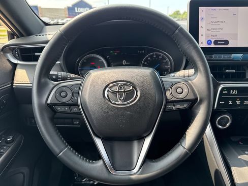 Used 2024 Toyota Venza XLE AWD/4WD image 19