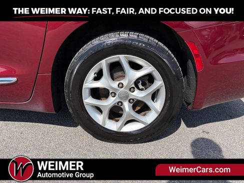 Used 2020 Chrysler Pacifica Limited FWD image 12