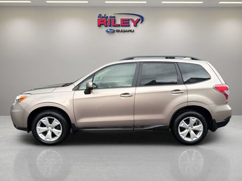 Used 2016 Subaru Forester 2.5i Premium AWD/4WD image 2