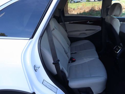 Used 2016 Kia Sorento LX AWD/4WD image 23