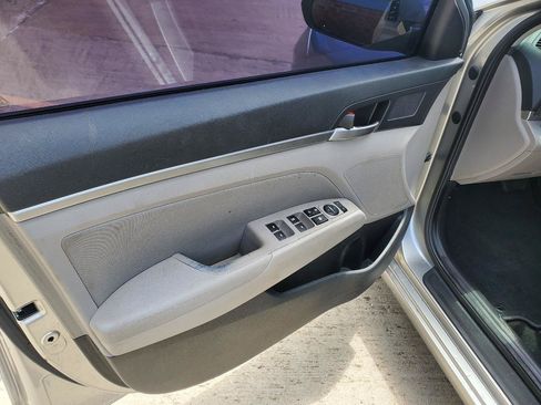 Used 2020 Hyundai Elantra SEL FWD image 14