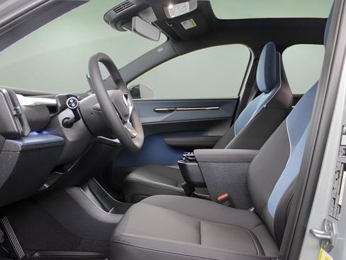 New 2026 Volvo EX30 Plus image 19