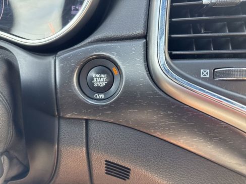 Used 2017 Jeep Grand Cherokee Altitude AWD/4WD image 32