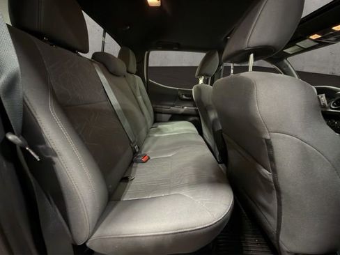 Used 2017 Toyota Tacoma TRD Off-Road w/ Premium & Technology Package image 21