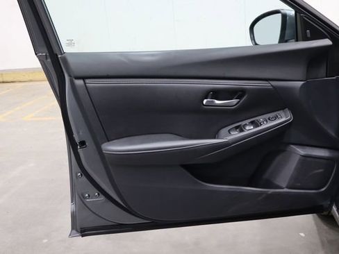 Used 2022 Nissan Sentra SV FWD image 16