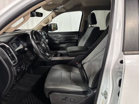 Used 2020 RAM 1500 Big Horn AWD/4WD image 3