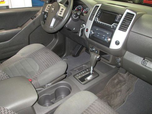 Used 2015 Nissan Frontier SV AWD/4WD image 24