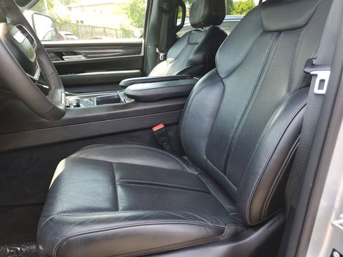 Used 2022 Jeep Wagoneer Series III image 18