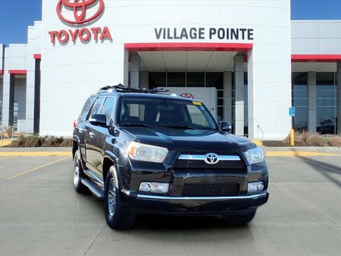 Used 2011 Toyota 4Runner SR5 image 3