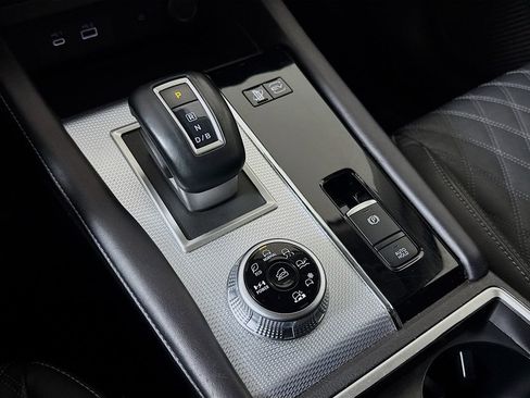 Used 2023 Mitsubishi Outlander SEL image 15