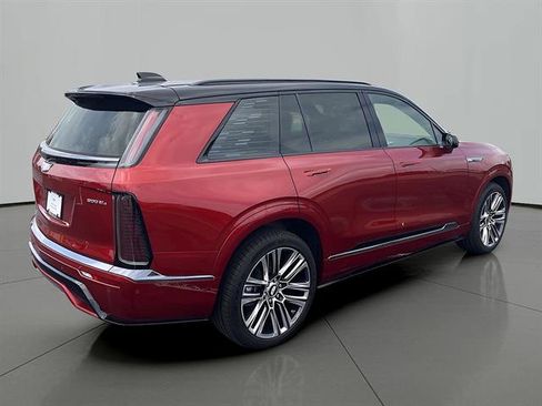 Used 2026 Cadillac Vistiq Platinum w/ LPO, Floor Liner Package AWD/4WD image 5