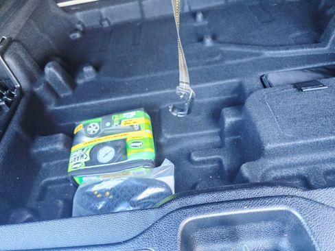 Used 2017 Mercedes-Benz GLC 300 4MATIC image 42