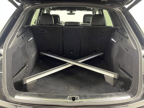 Used 2018 Audi SQ5 Premium Plus w/ Navigation Package image 27