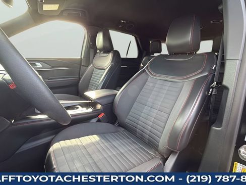 Used 2026 Ford Explorer ST-Line w/ ST-Line Street Pack AWD/4WD image 23