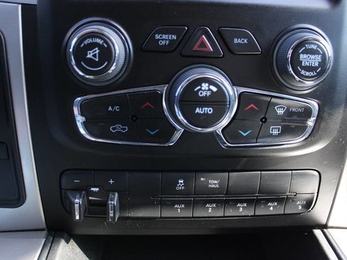 Used 2018 RAM 2500 Big Horn image 29