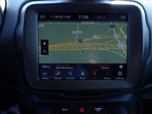 Used 2022 Jeep Renegade Trailhawk AWD/4WD image 23