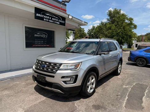 Used 2016 Ford Explorer XLT AWD/4WD image 2