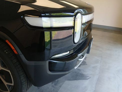 Used 2024 Rivian R1T Adventure AWD/4WD image 6