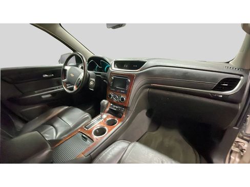 Used 2014 Chevrolet Traverse LT image 19