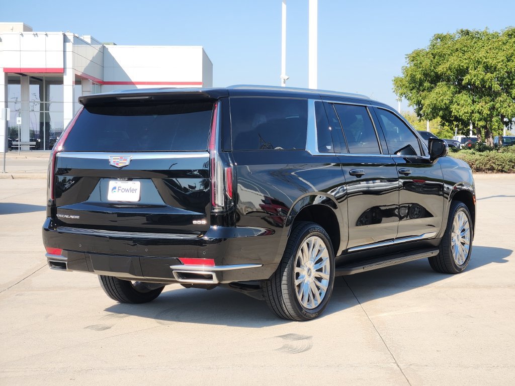 Used 2024 Cadillac Escalade ESV Premium Luxury AWD/4WD image 5