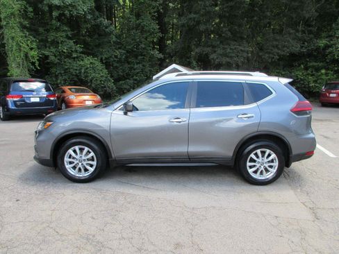 Used 2018 Nissan Rogue SV FWD image 8