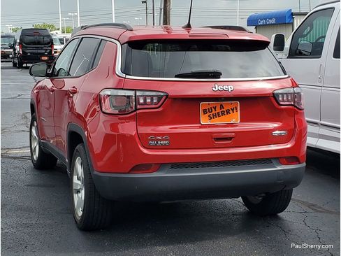 Used 2020 Jeep Compass Latitude w/ Popular Equipment Group AWD/4WD image 3