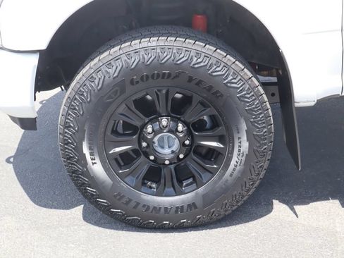 Used 2022 Ford F350 Platinum w/ Tremor Off-Road Package AWD/4WD image 14