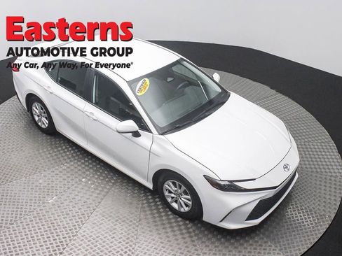 Used 2025 Toyota Camry LE FWD image 3