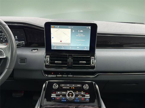 Used 2019 Lincoln Navigator Reserve AWD/4WD image 10