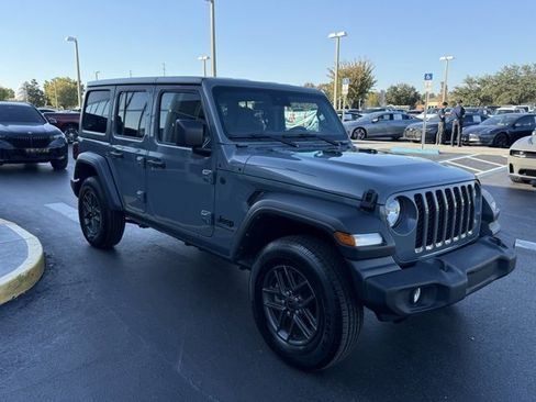 Used 2024 Jeep Wrangler Sport S image 3