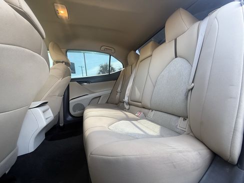 Used 2019 Toyota Camry LE image 13