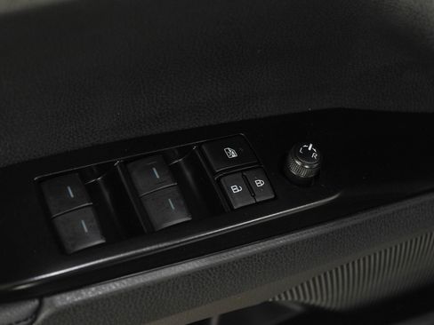 Used 2026 Toyota Camry XLE AWD/4WD image 19