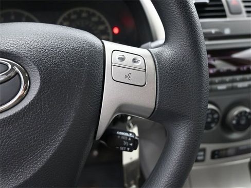 Used 2011 Toyota Corolla LE image 3