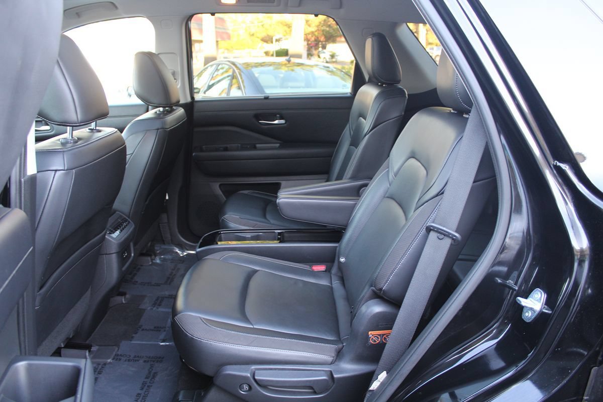 Used 2022 Nissan Pathfinder SL w/ SL Premium Package FWD image 28