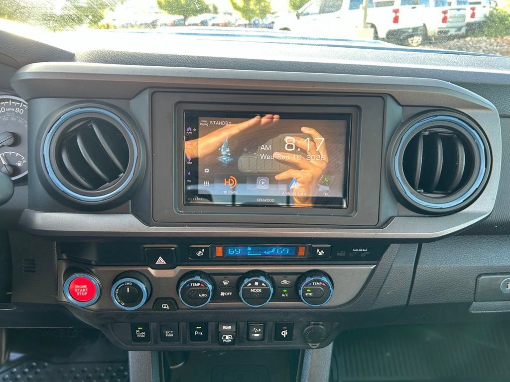 Used 2019 Toyota Tacoma TRD Sport AWD/4WD image 21