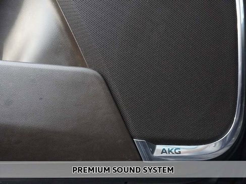 Used 2022 Cadillac Escalade Premium Luxury image 5