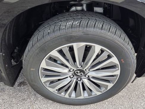 New 2026 INFINITI QX80 Luxe w/ Cargo Package RWD image 9